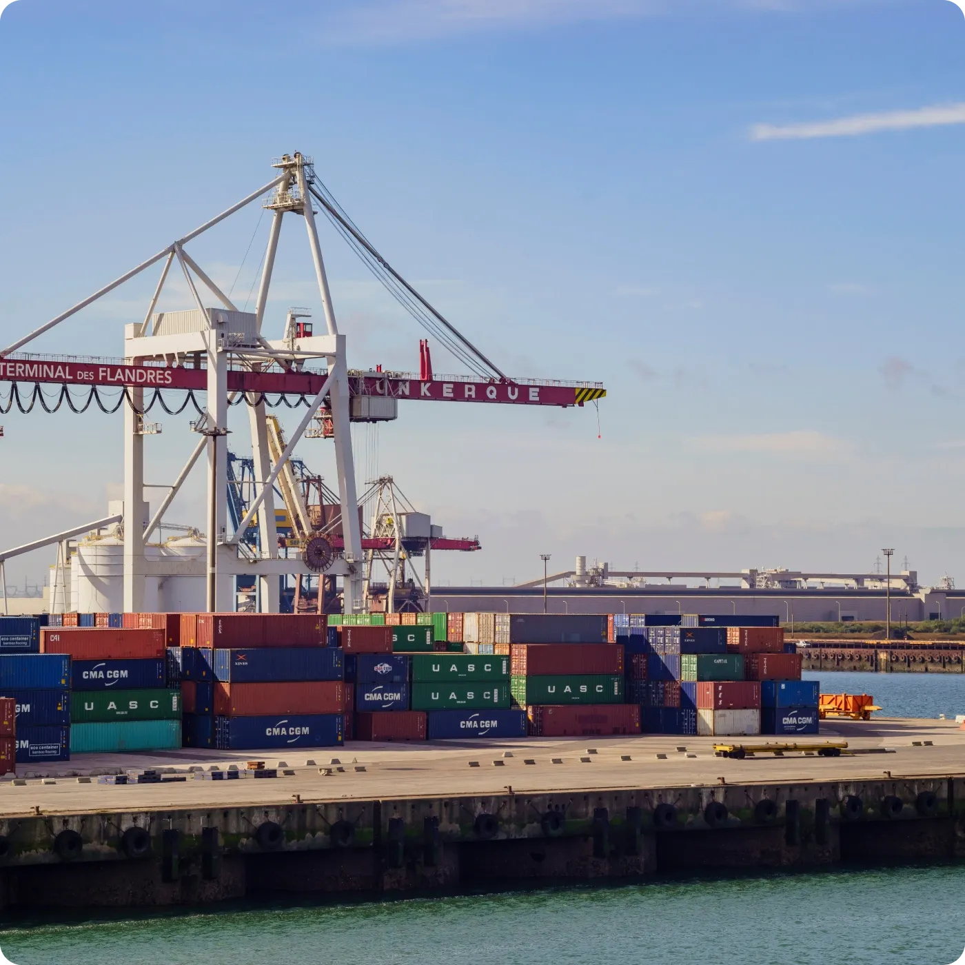 Porte-container à Dunkerque